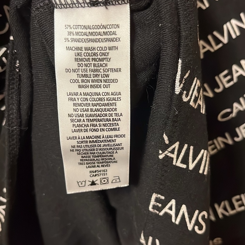 Calvin Klein Repeated Print Allover Cap Sleeve 1Pc Short/Bodysuit Sz Medium NWT - Picture 13 of 13